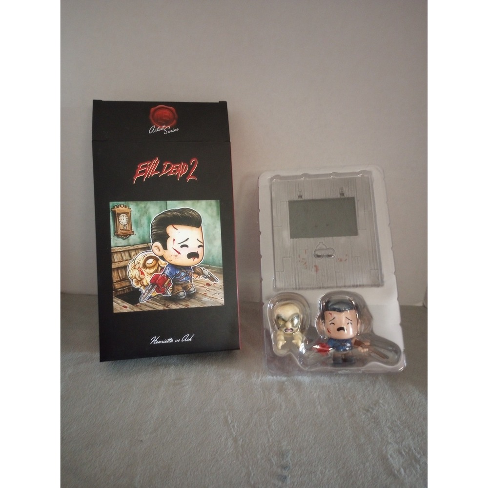 Loot Crate Exclusive Evil Dead 2 Henrietta vs. Ash Artist Series New Condition